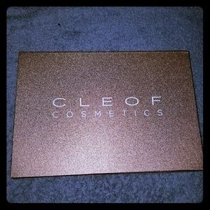 Cleof cosmetics pallet